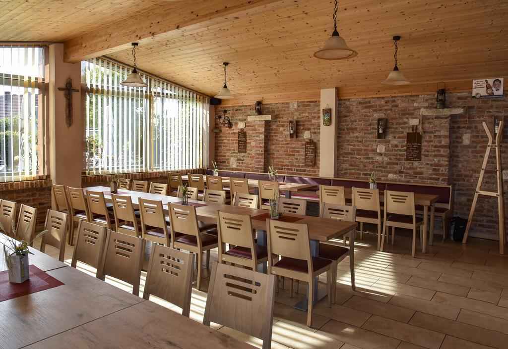 Landhotel Zum Adler Oberbechingen Kültér fotó